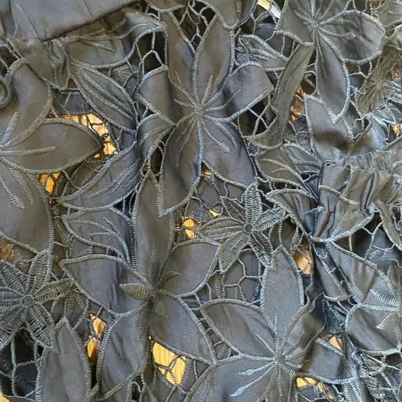 Meet me in Bali black lace romper - Picture 8 of 13